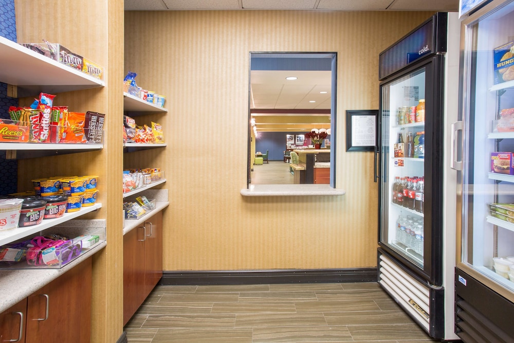 Hampton Inn Santa Rosa - photo 19