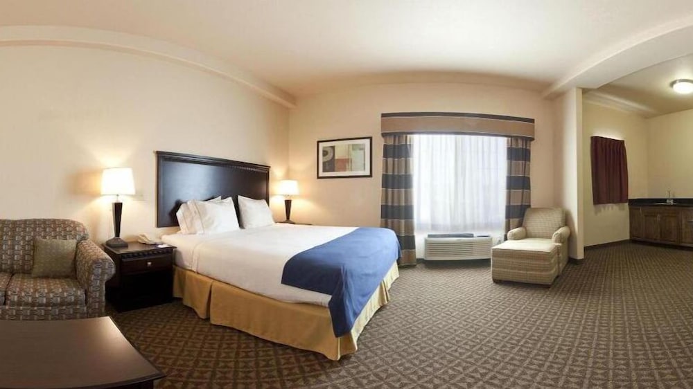 Holiday Inn Express Delano by IHG - photo 5