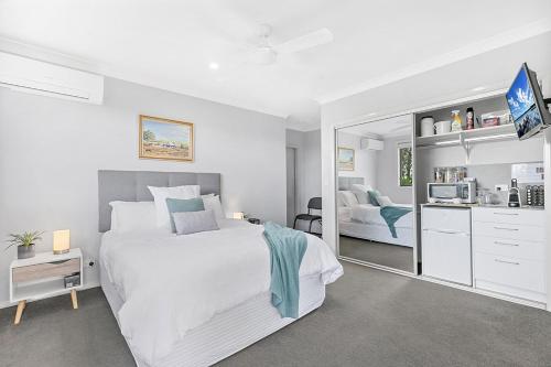 Mala Retreat Chardonnay Studio Immaculate and Comfortable — 4-Star Luxury Hotel in East Maitland, Australia