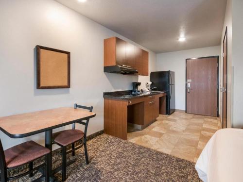 My Place Hotel West Jordan - photo 13