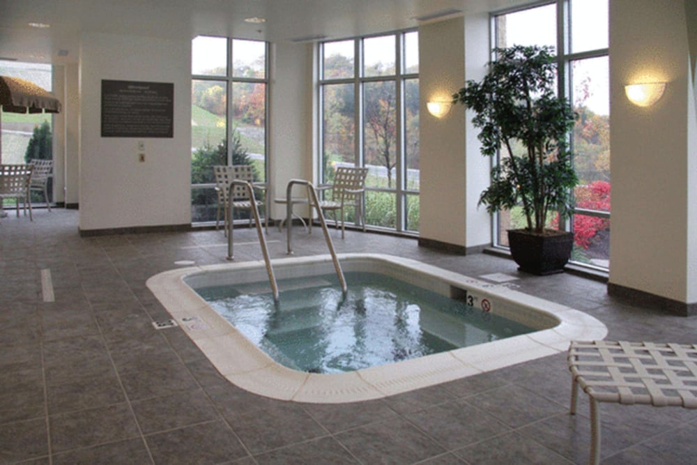 Hampton Inn & Suites Pittsburgh Meadow Lands - photo 20