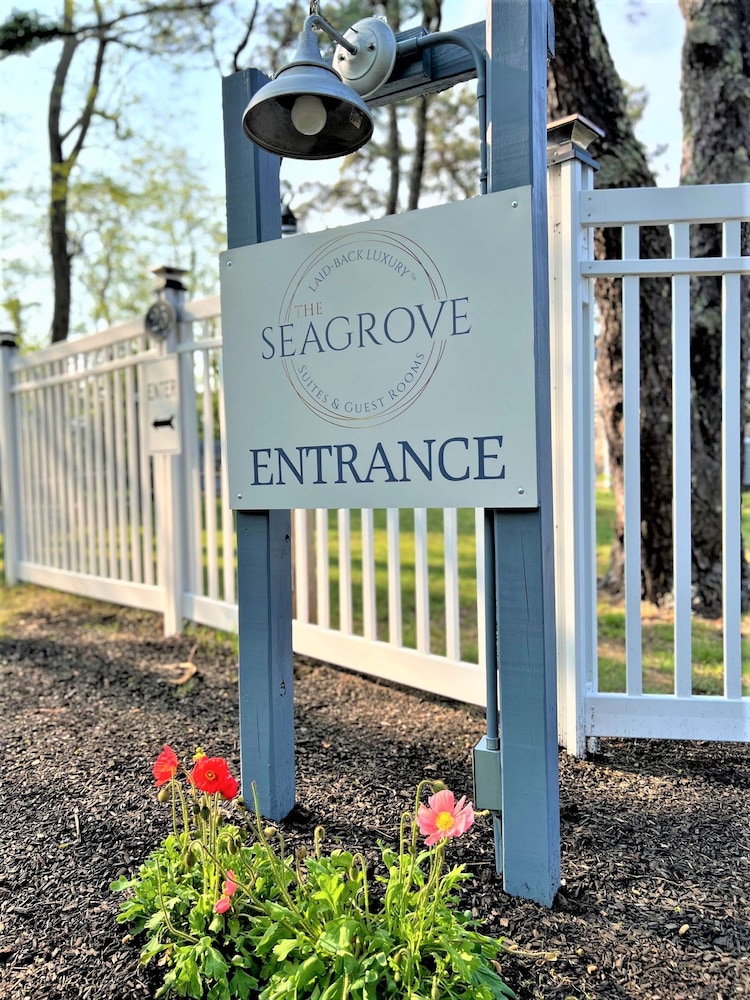 The Seagrove Suites & Guest Rooms - photo 57
