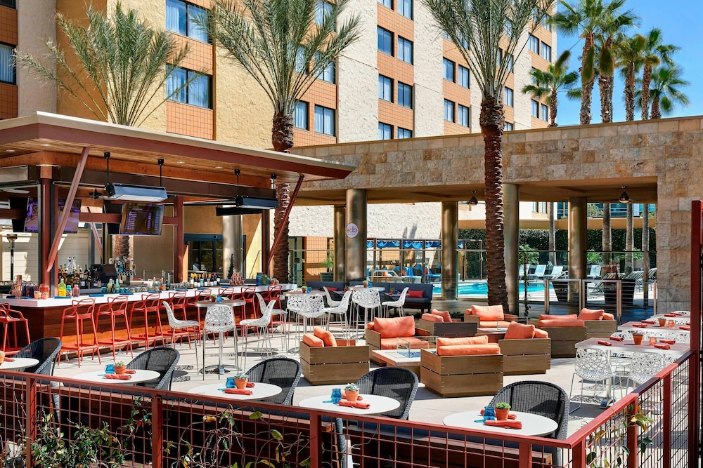 Los Angeles Marriott Burbank Airport - photo 30