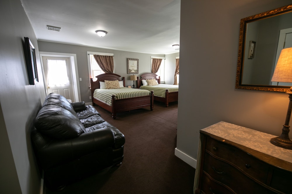 Nauvoo Temple House Hotel - photo 5