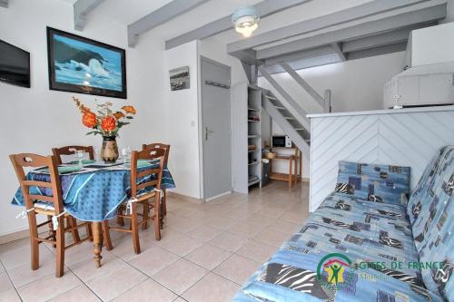 Le Bigorneau in Locmariaquer, France