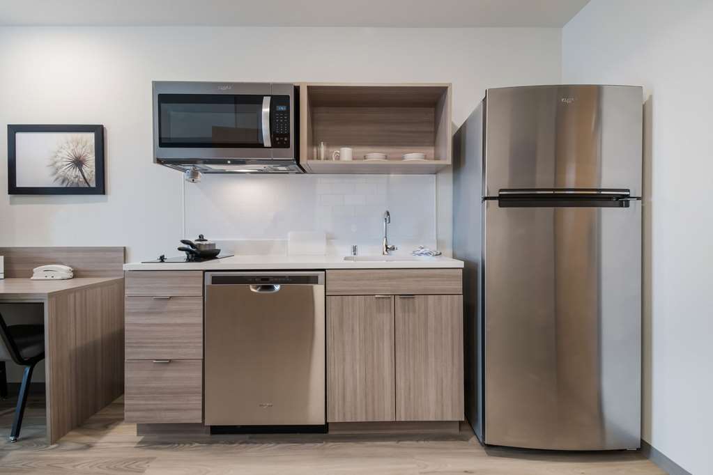 WoodSpring Suites Portland Vancouver - photo 23