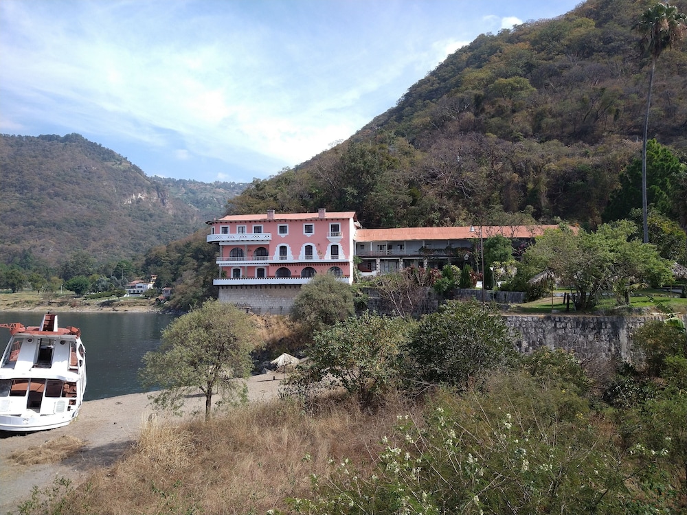 Tzanjuy Bay in Panajachel, Guatemala