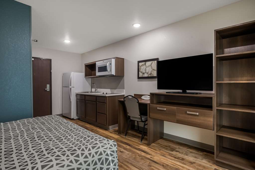 Woodspring Suites Milwaukee Menomonee Falls - photo 32
