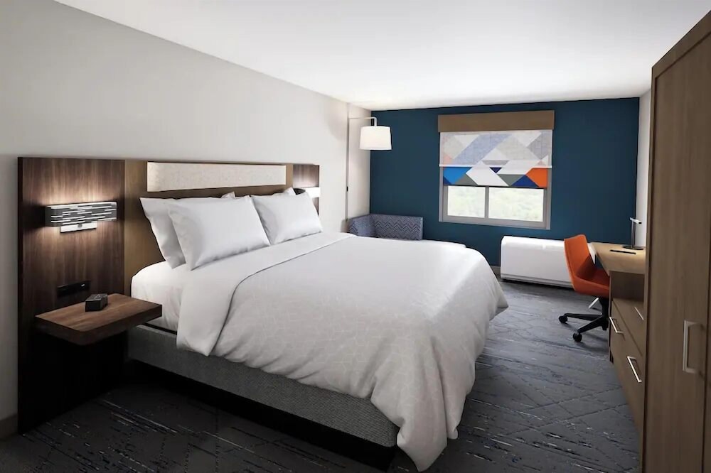 Holiday Inn Express & Suites St Joseph by IHG - photo 36