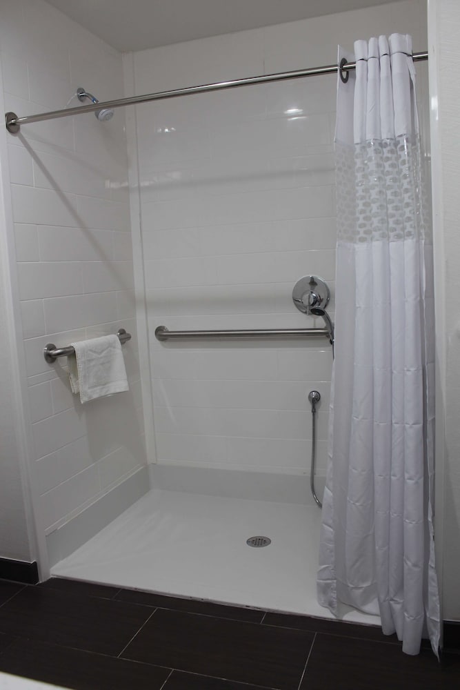 Hampton Inn & Suites Guthrie - photo 21