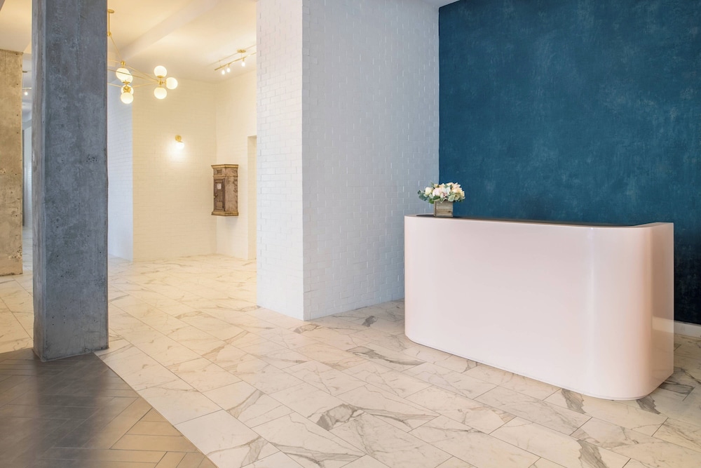 The Hi Lo Autograph Collection - photo 4