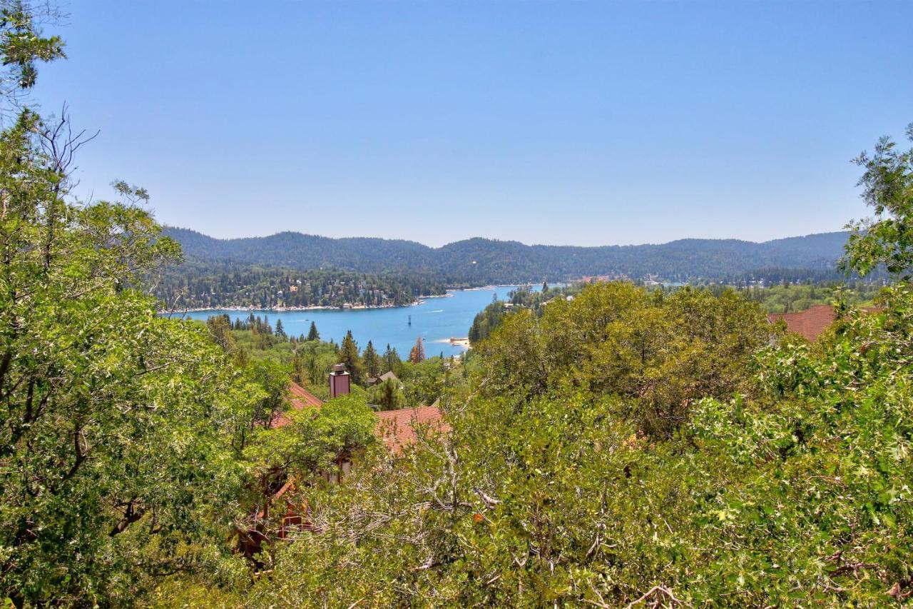 Mountain Top Chalet — 4-Star Luxury Hotel in Lake Arrowhead, United States