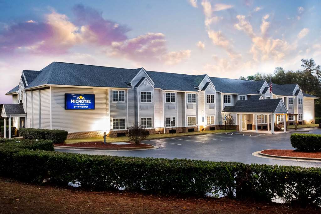 Microtel Inn & Suites by Wyndham Southern Pines Pinehurst - featured photo