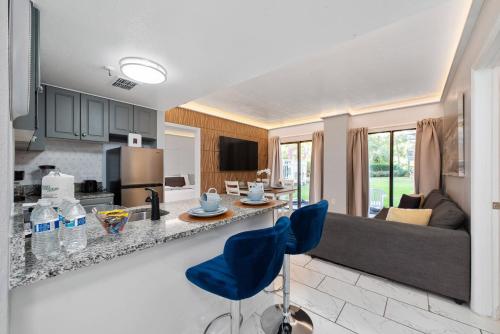 2 suites ground floor apartment near Intern Drive — 4-Star Luxury Hotel in Orlando, United States