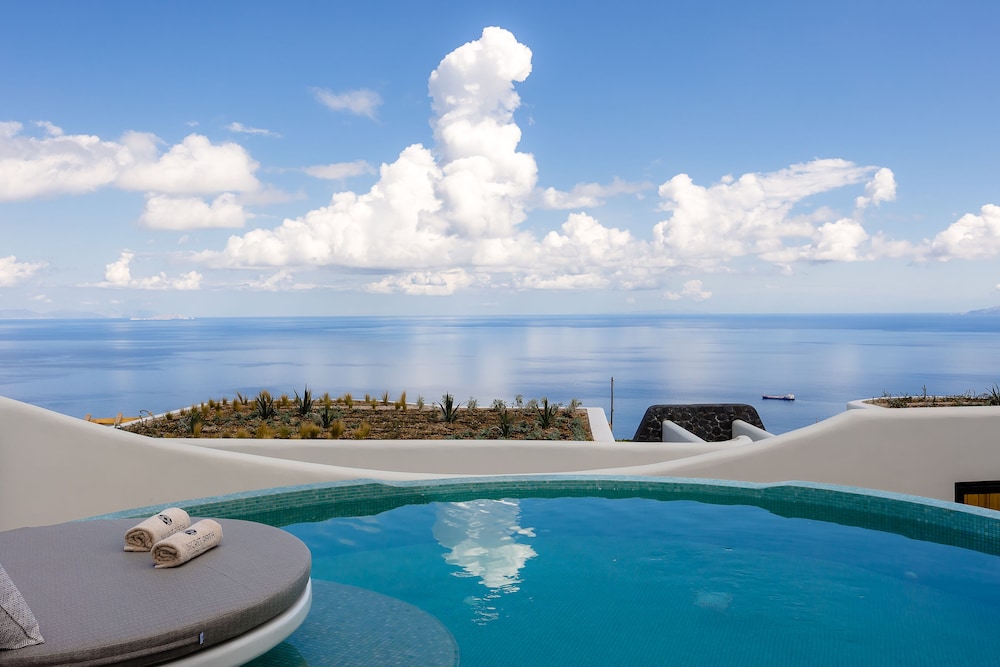 Secret Path Luxury Villas — 4-Star Luxury Hotel in Fira, Greece
