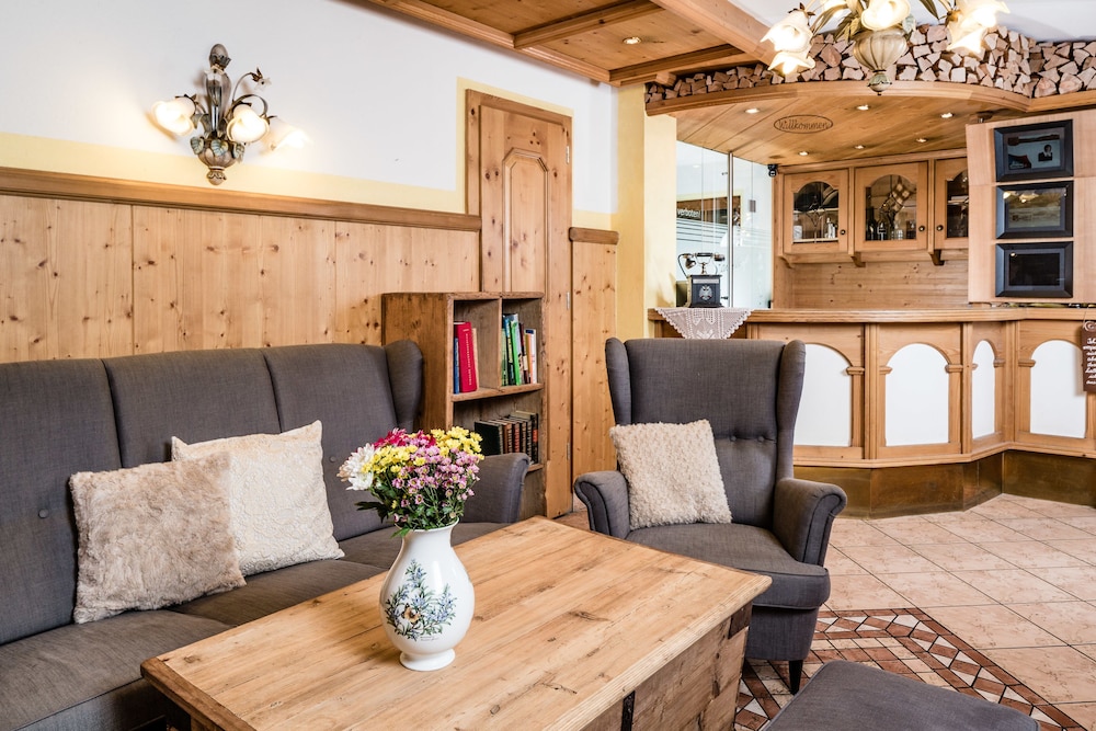 Hotel Standlhof Zillertal — Uderns — photo 2