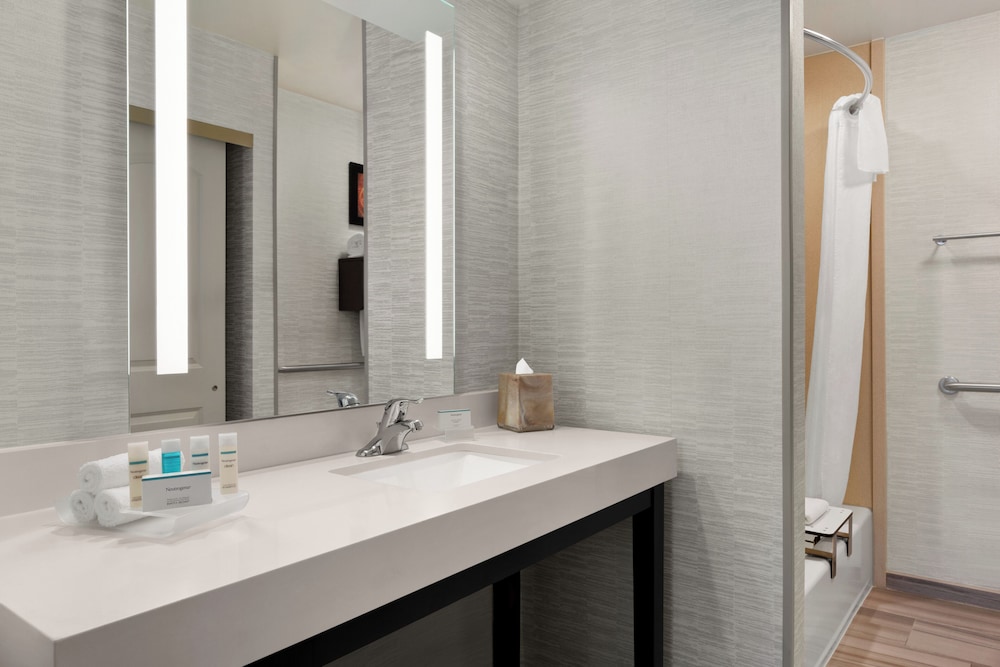 Addison Suites - photo 22