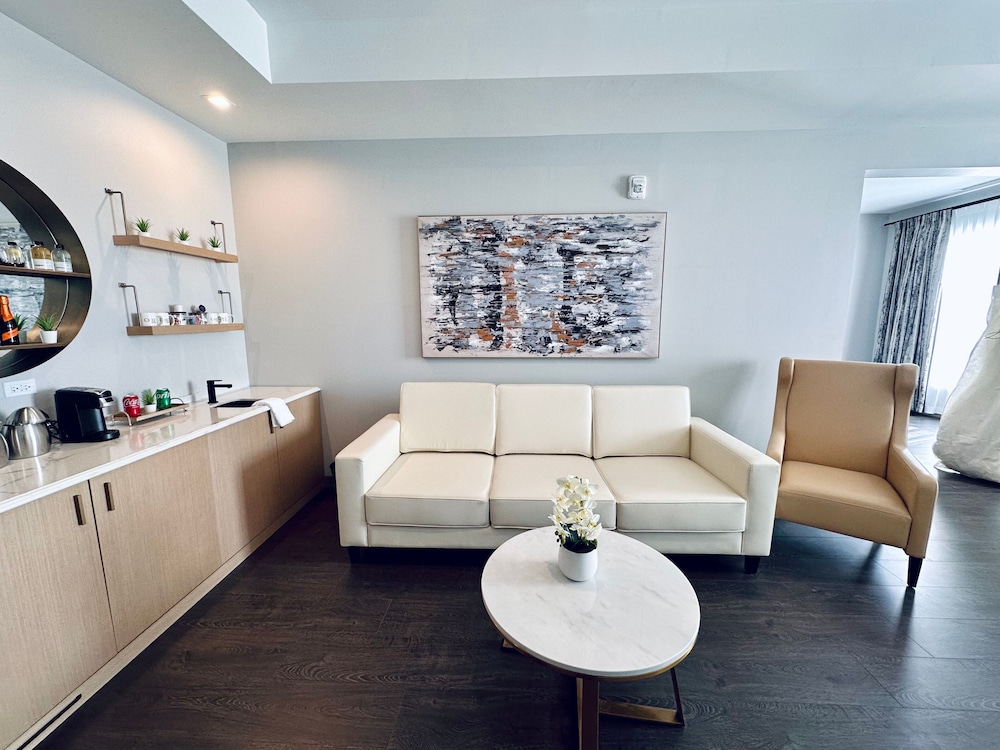Chez Hotel Arlington Heights - photo 37
