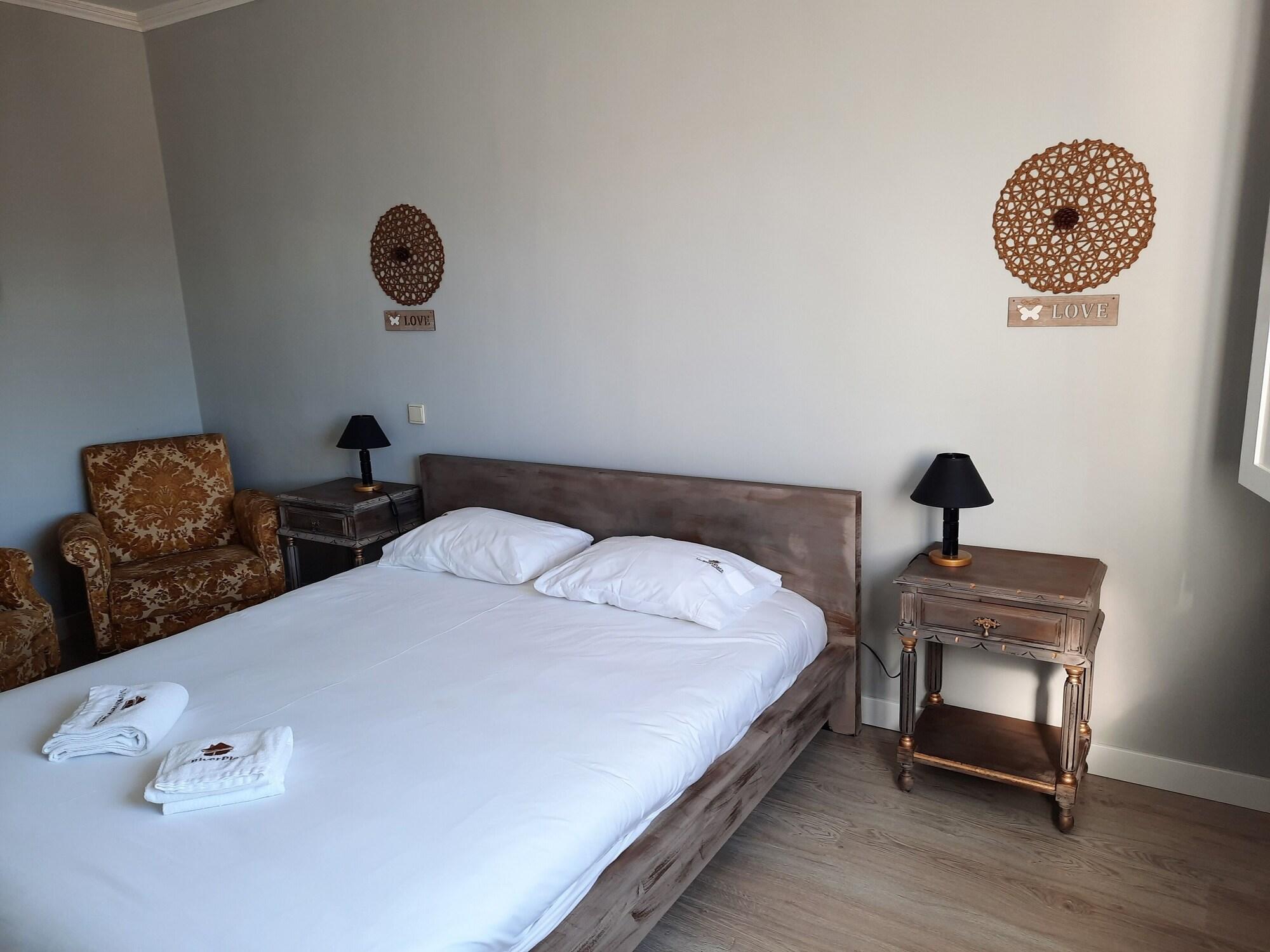 MyRiverPlace N 5 River View Porto apartments — 4-Star Luxury Hotel in Vila Nova De Gaia, Portugal