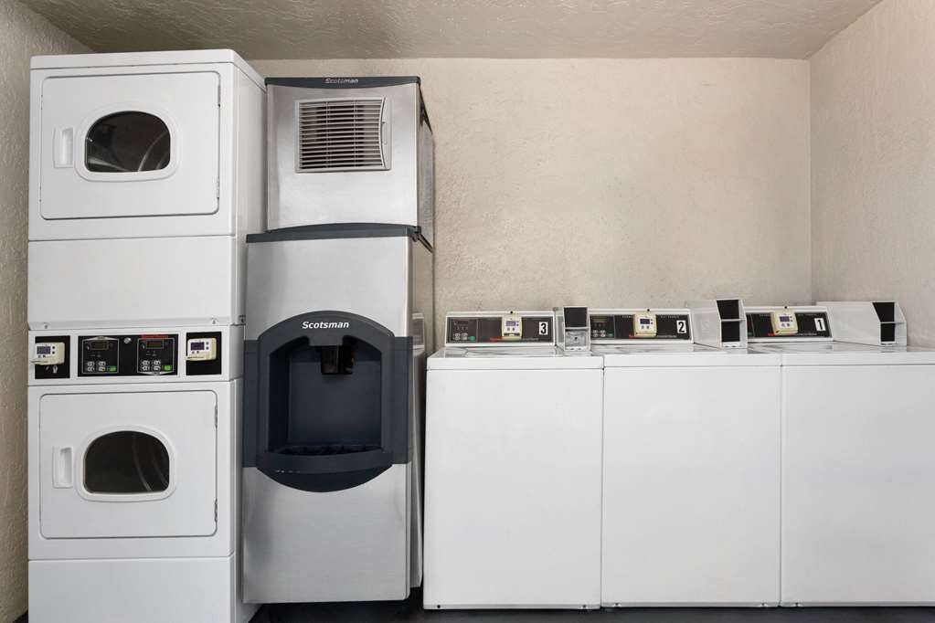 Travelodge by Wyndham Orlando Lake Buena Vista S - photo 25