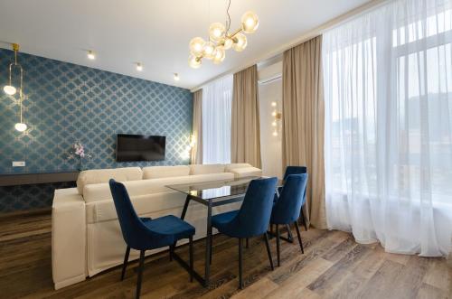 10 142 Zhemchuzhina 38 Zhylianska 68 Kyiv centre fantastic city view 15 kW backup power Petrovdom Apartment — 4-Star Luxury Hotel in Kyiv, Ukraine