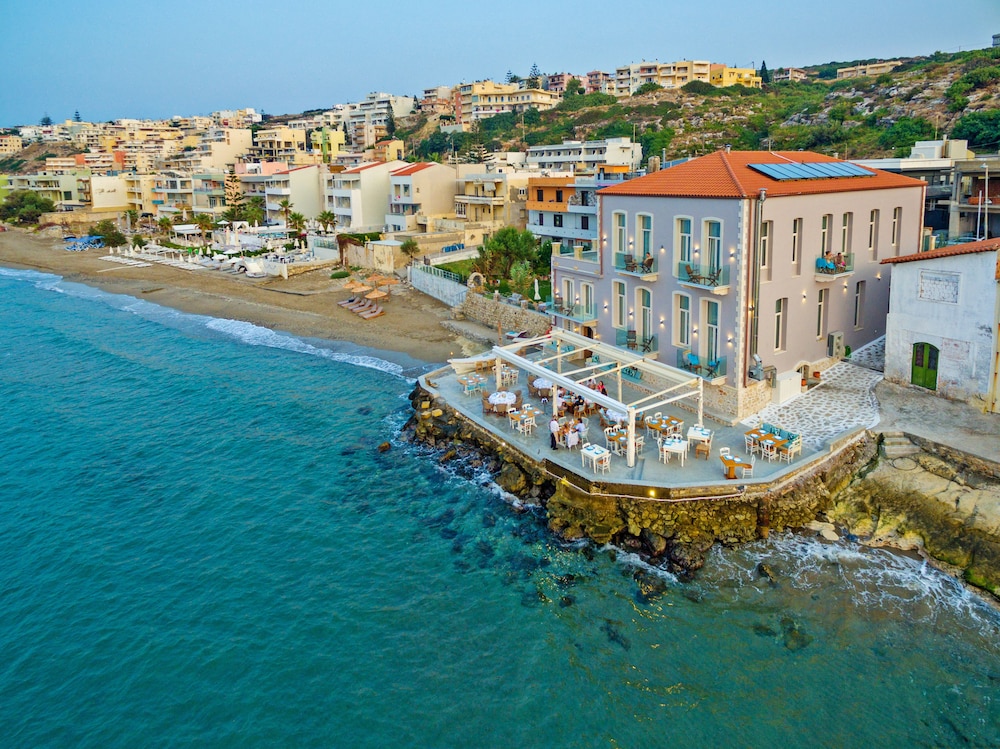 Delfini Beach - carbon neutral hotel in Rethymno