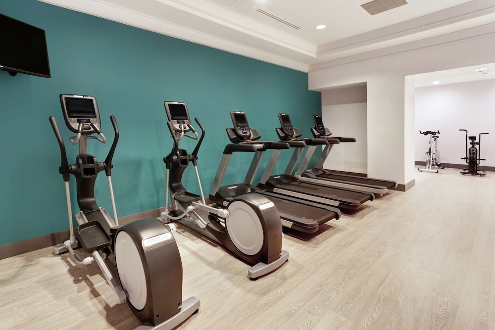 Hilton Garden Inn Chicago North Shore Evanston - photo 47