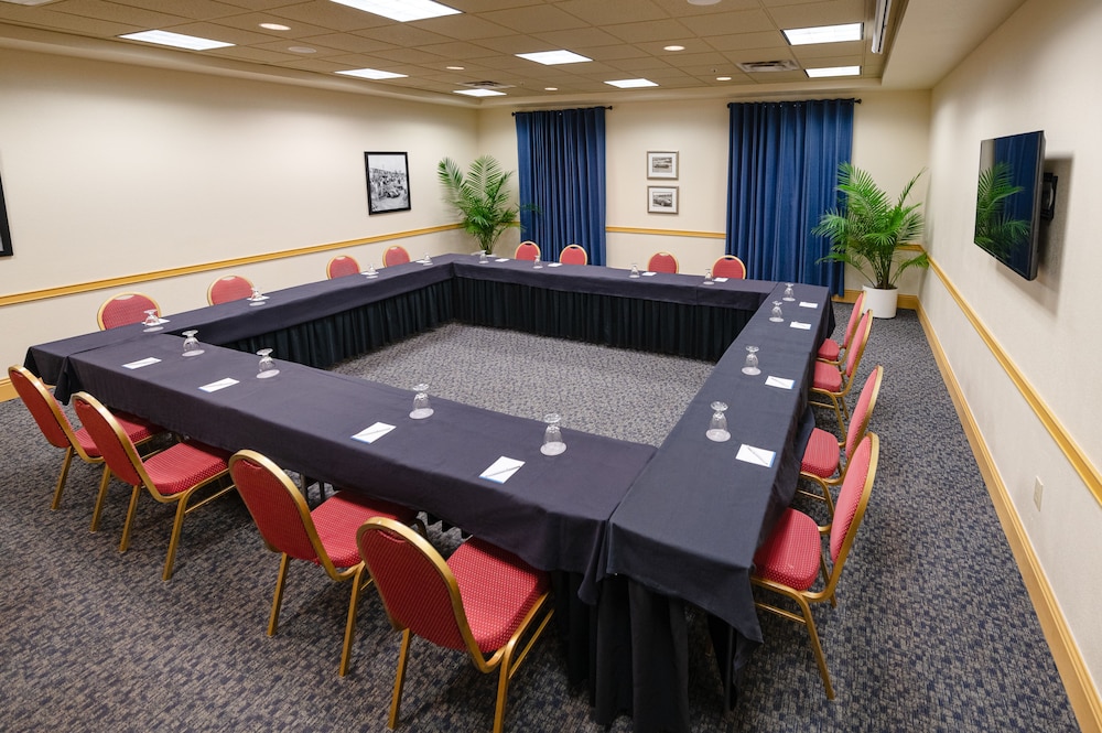 SEVEN Sebring Raceway Hotel - photo 49