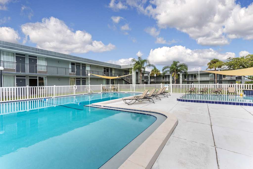 Super 8 by Wyndham Ocala I 75 - photo 14