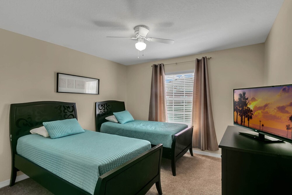 4 Bedrooms 3 Bathrooms Paradise Palms 8976 Mp - photo 4