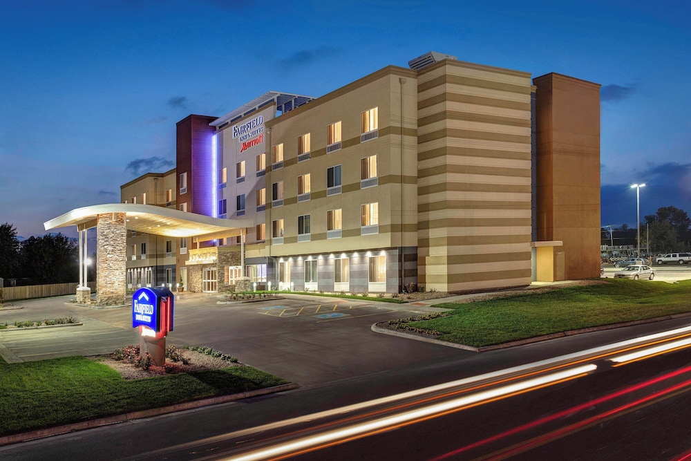 Fairfield Inn & Suites Hutchinson - photo 43