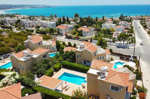 Villa Camelia by Villa Plus