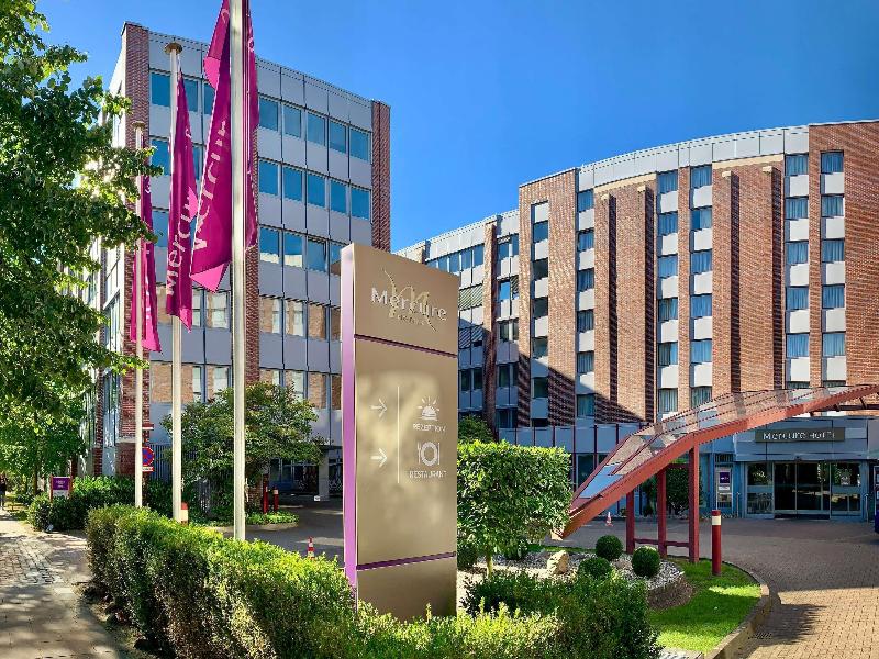 Mercure Hotel Hamburg am Volkspark — 4-Star Luxury Hotel in Hamburg, Germany