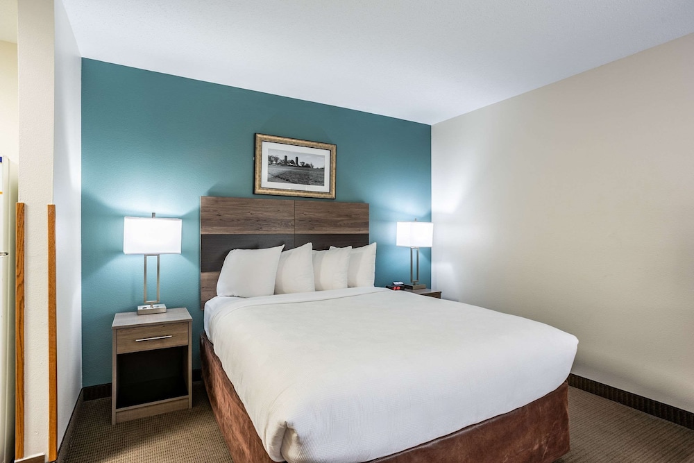 MainStay Suites Cedar Rapids North Marion - photo 32