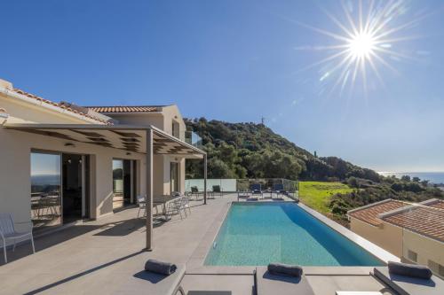 Lassi View Villas — 4-Star Luxury Hotel in Argostolion, Greece