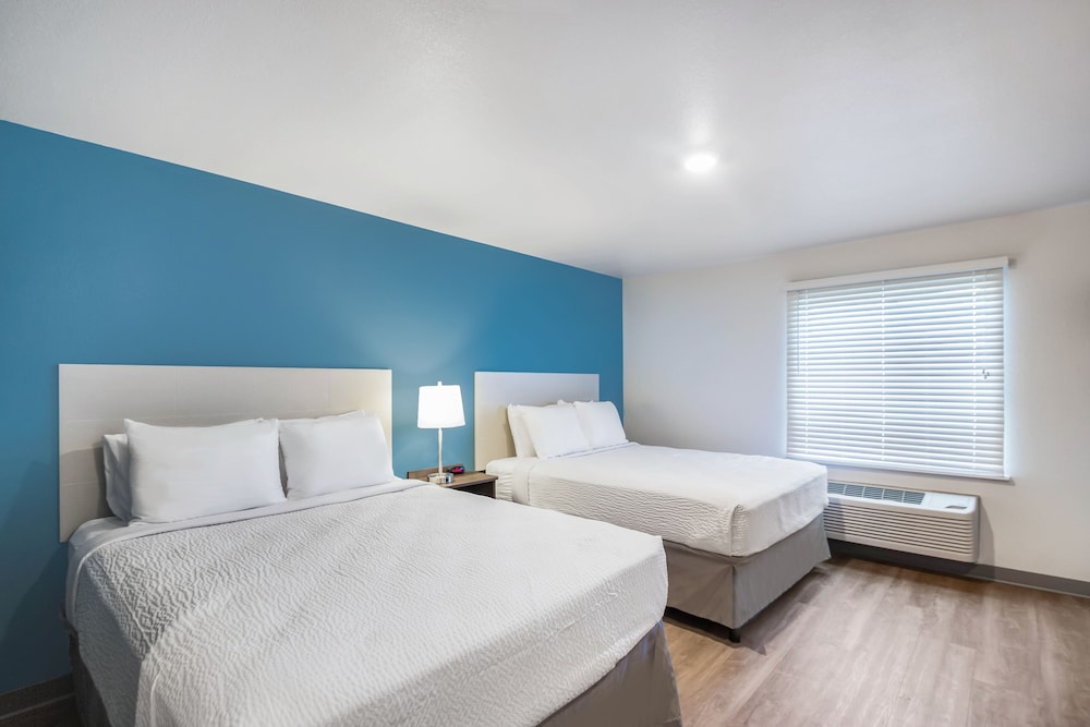 WoodSpring Suites Chicago Addison - photo 13