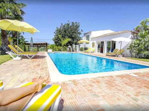 Elegant villa with sea view in Loulé private pool — 4-Star Luxury Hotel in Loule, Portugal