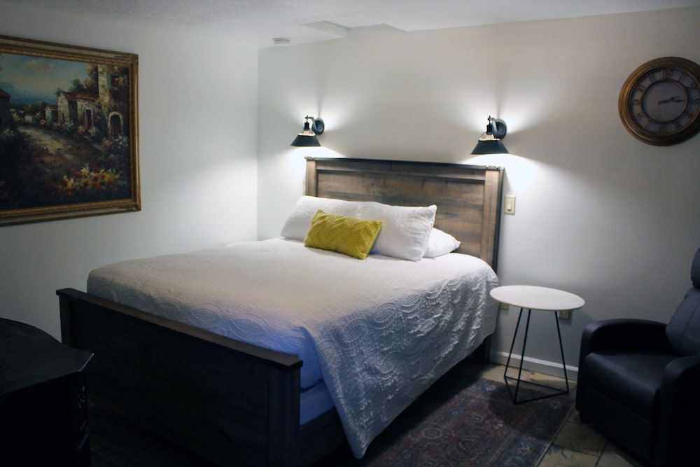 Silverton Inn & Suites - photo 15