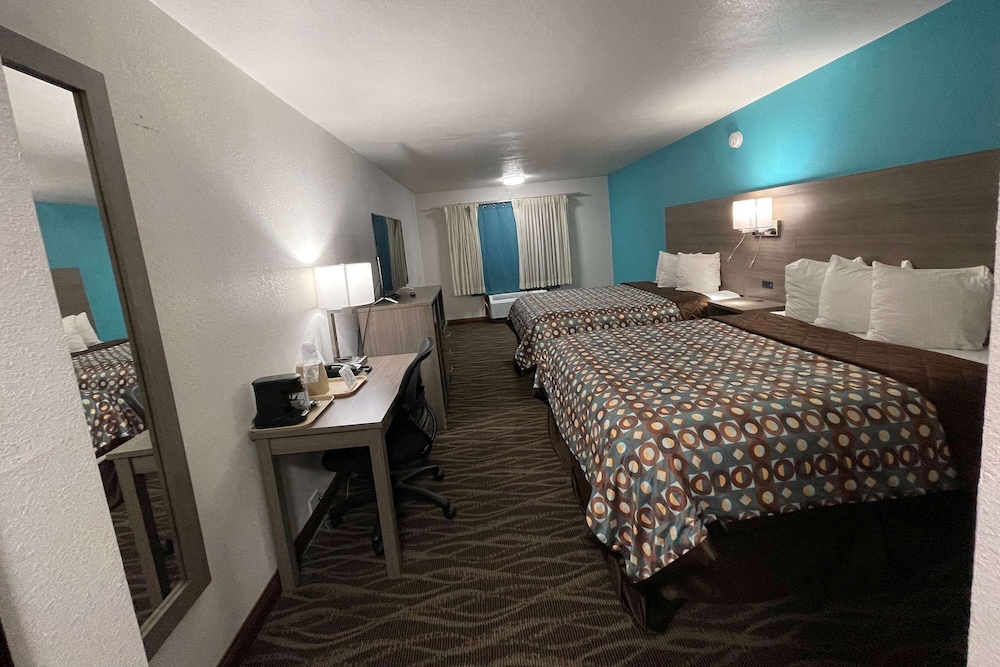 Baymont by Wyndham Bellevue Omaha - photo 15