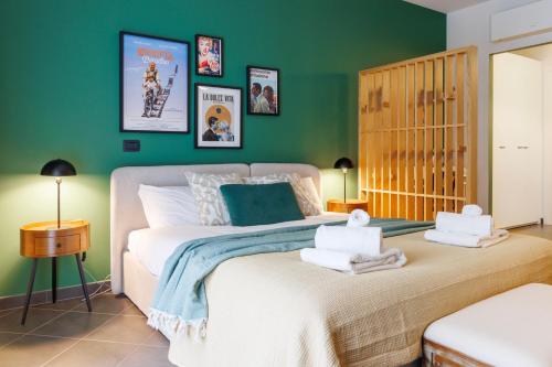 Centro Junior Suite con Wi Fi e A C — 4-Star Luxury Hotel in Turin, Italy