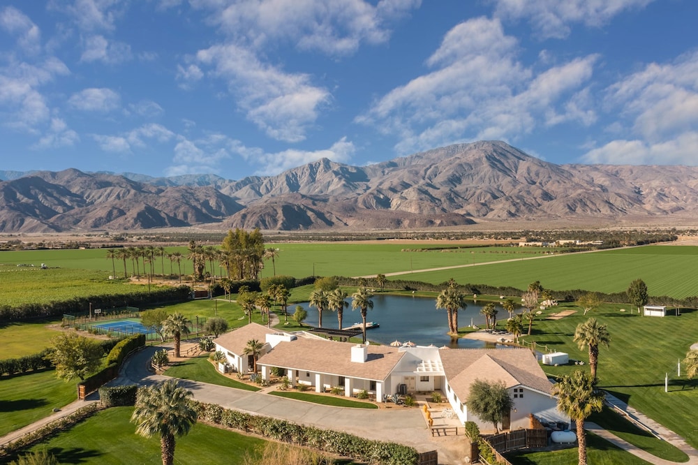 Buena Vista by Avantstay Massive Outdoor Oasis w Pool Spa & Firepit - photo 64