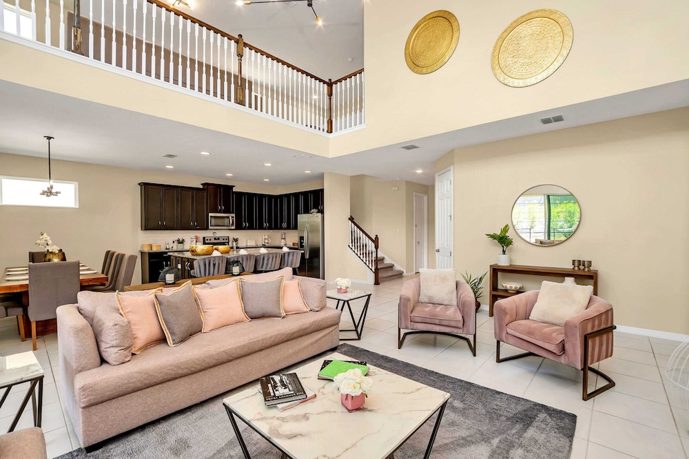 Luxurious Villa With Modern Decor and Huge Pool in Upscale Resort #6s820 - photo 27