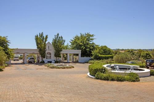 Winelands Golf Lodges 8 — 4-Star Luxury Hotel in Stellenbosch, South Africa