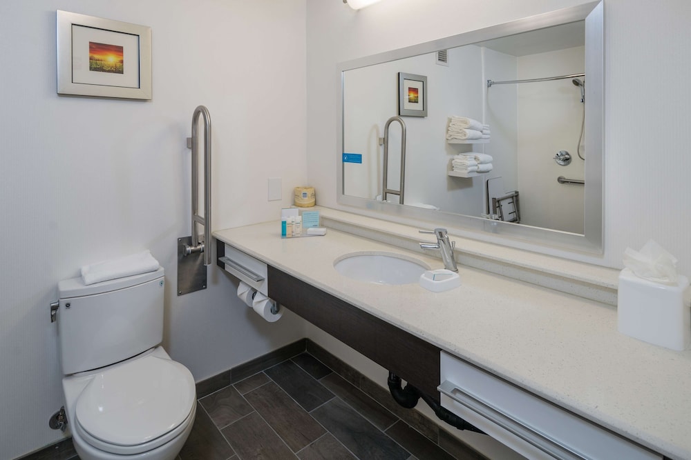 Hampton Inn Livermore - photo 21