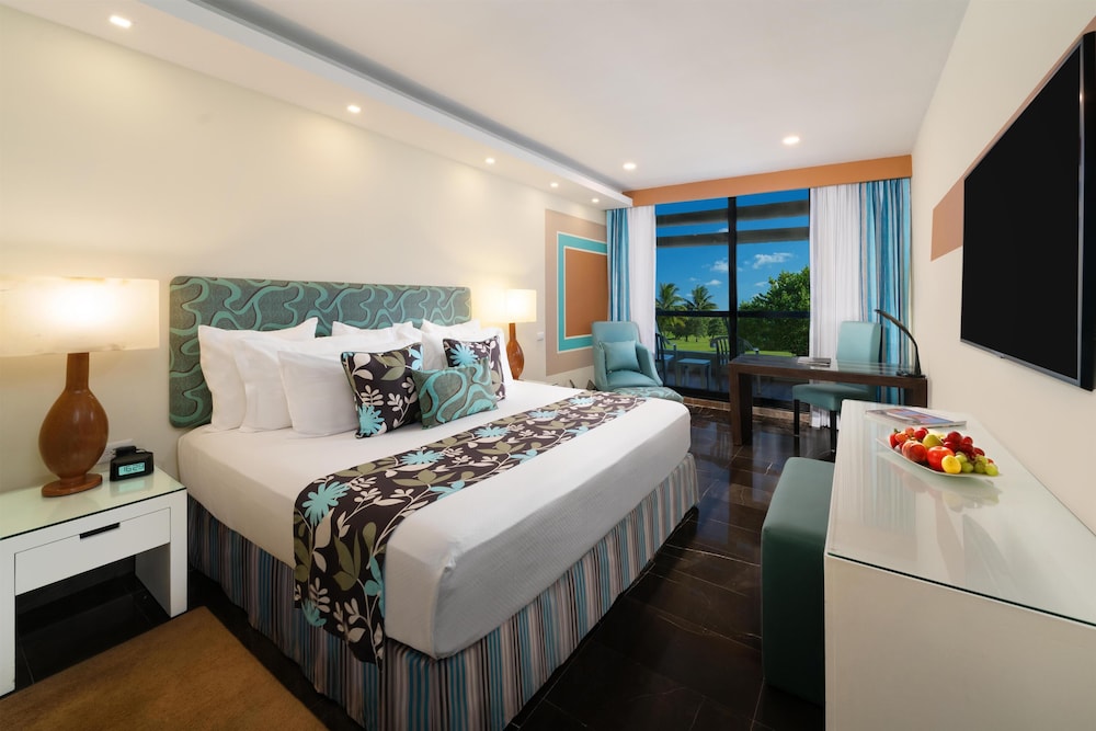 The Pyramid Cancun By Oasis All Inclusive