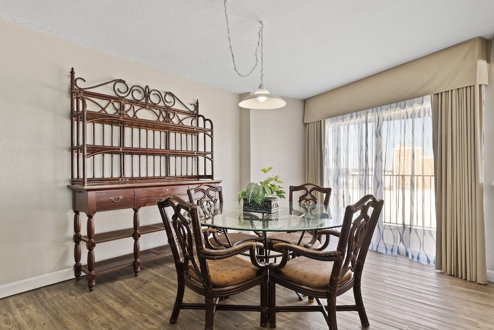 Ocean Crest Inn and Suites - photo 25