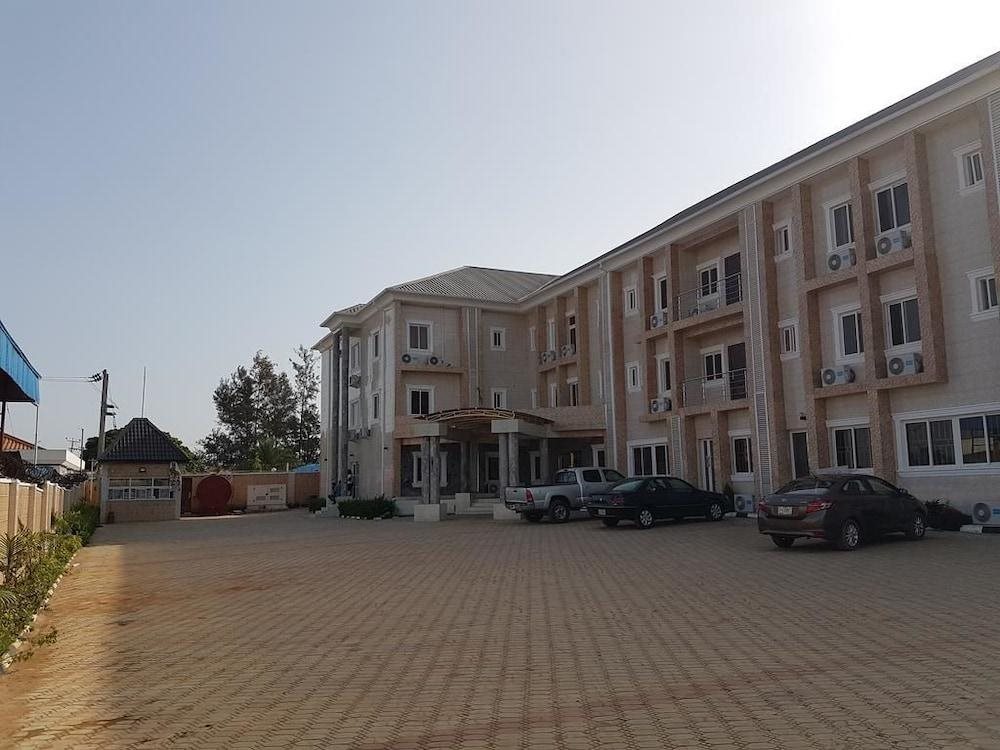 De George’s Grand Resort in Karu, Nigeria