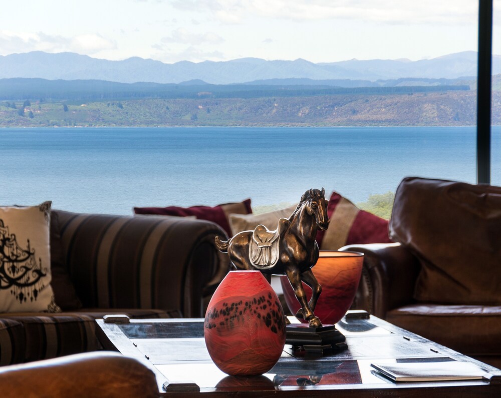 The Flying Trout Boutique Lodge — 5-Star Luxury Hotel in Taupo, New Zealand
