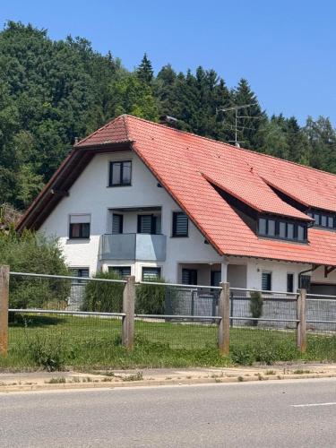 Ferienhaus in Seenähe in Mengen, Germany