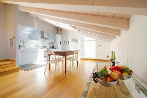 Apartment 23 — 4-Star Luxury Hotel in Como, Italy